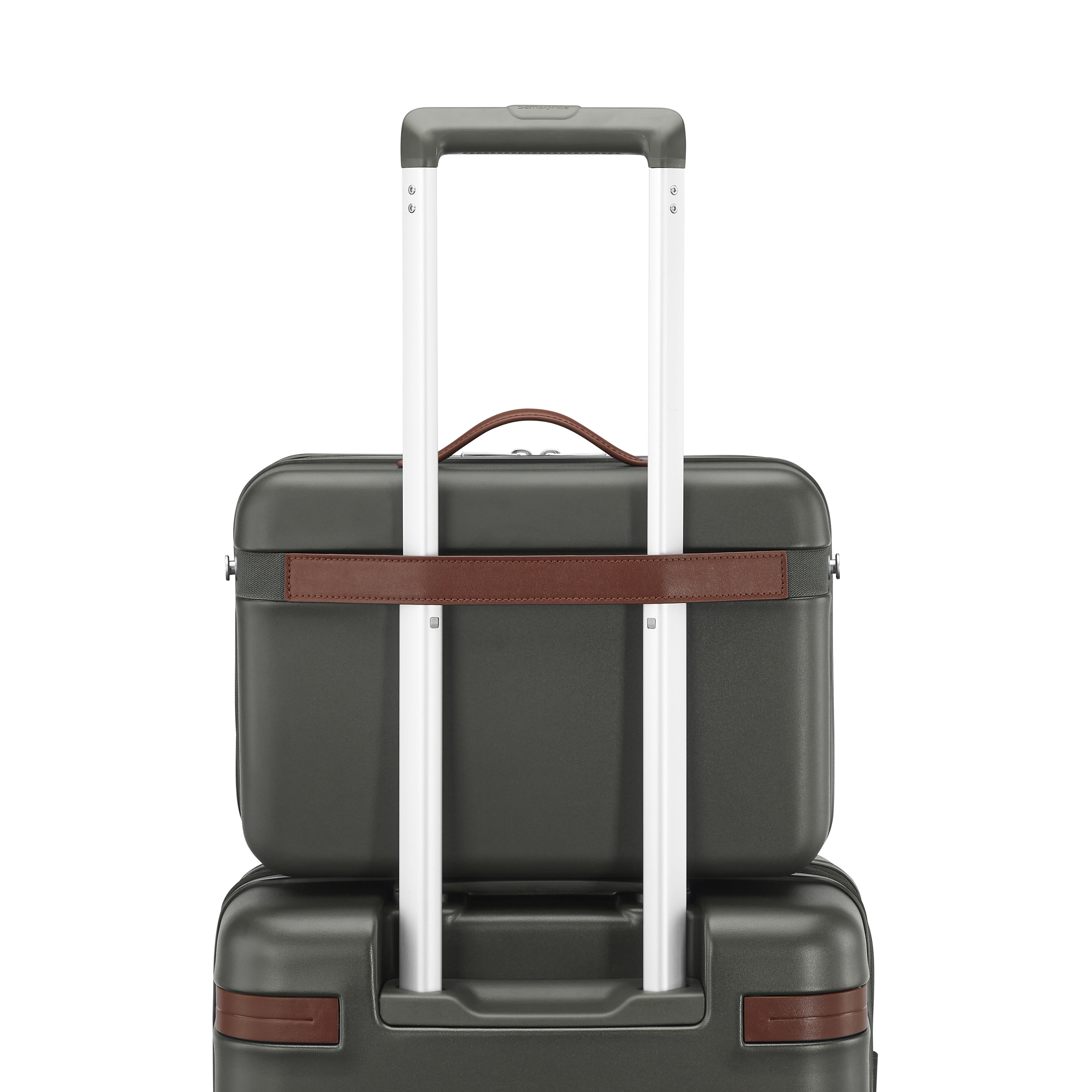 Virtuosa Train Case in the color Pine Green. image number 5